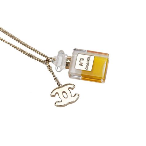 chanel no 5 perfume charm